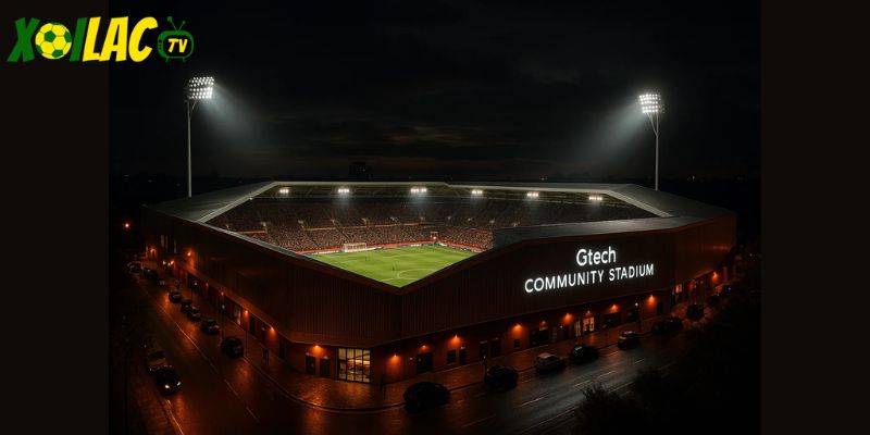 Gtech Community Stadium rực rỡ ánh đèn trong Brentford vs Man City kịch tính. Gtech Community Stadium rực rỡ ánh đèn trong Brentford vs Man City kịch tính.